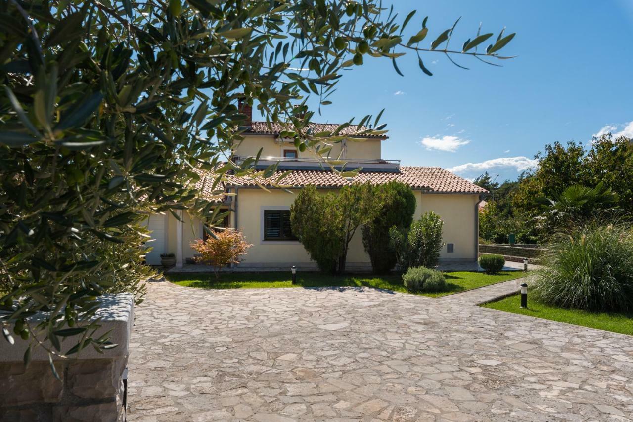 Apartment Qualich Plomin Dış mekan fotoğraf